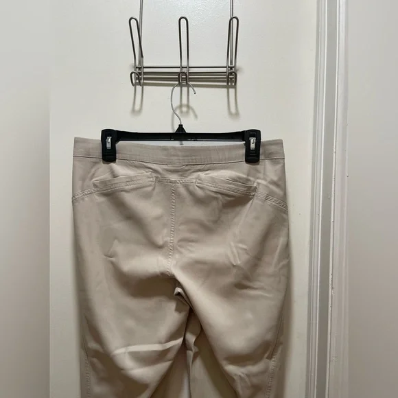 Simply Vera Vera Wang Cropped Pants Beige M - Picture 6 of 6